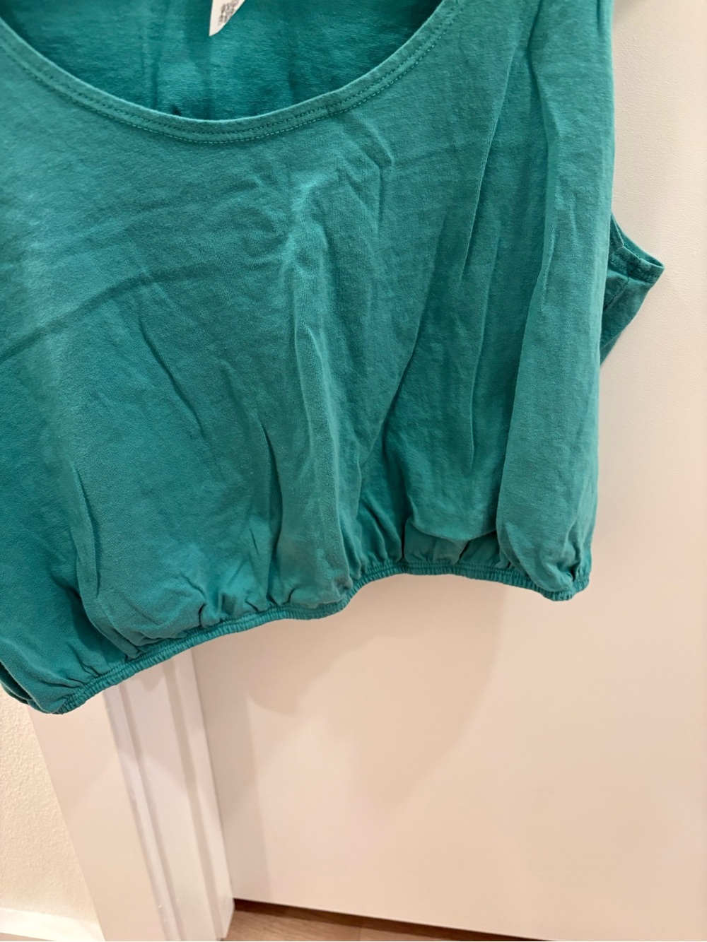 alo yoga cool breeze tank *Read* - Picture 3 of 10